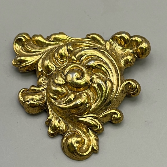 Jewelry - Gold Baroque Brooch with Organic Scrollwork